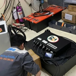 Báo Giá Pin Lithium Xe Nâng Ngồi Lái Mới Nhất & Ưu Đãi Hấp Dẫn