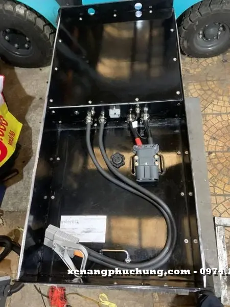 cách sạc pin lithium xe nâng chính hãng