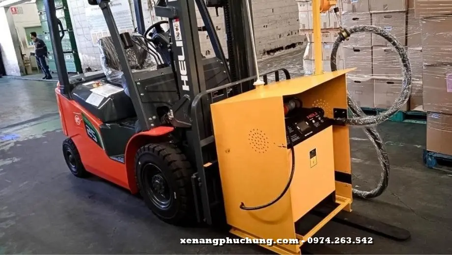 cách sạc pin lithium xe nâng thực tế